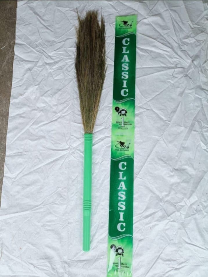 CLASSIC Phool Jhadu Durable Grass Broom with Plastic Handle