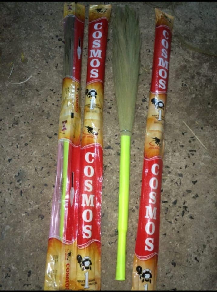 COSMOS Phool Jhadu Premium Grass Broom with Plastic Handle