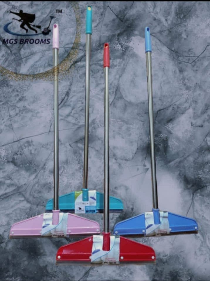 Heavy-duty plastic floor wiper with long handle