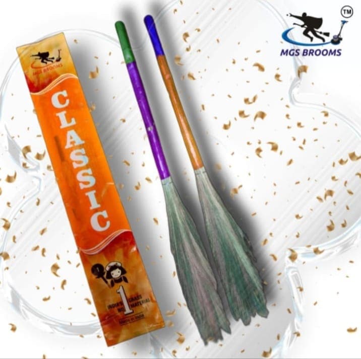 Strong and long-lasting Indian grass broom
