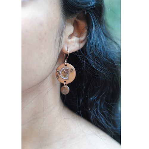 Ekibeki Nimbuzz Earrings (Color:Brown)