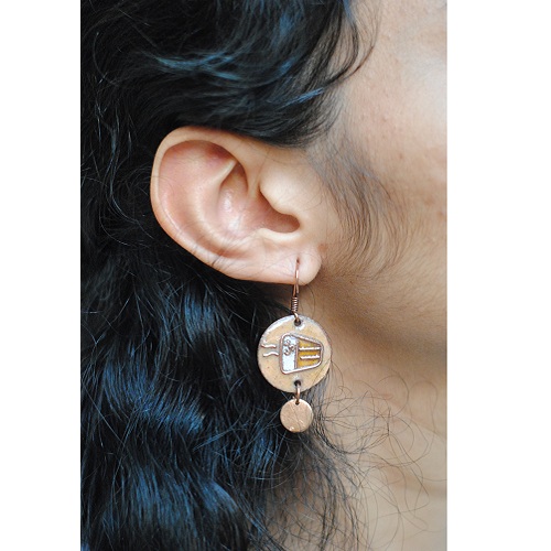 Ekibeki Chaai Paani Earrings (Color:Brown)