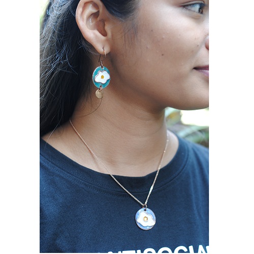 Ekibeki Ande ka Funda Earrings (Colo:Blue)