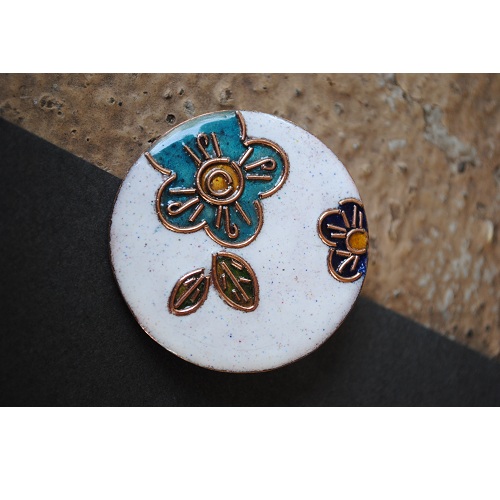 Ekibeki Phool Lapel Pin (Color:White)